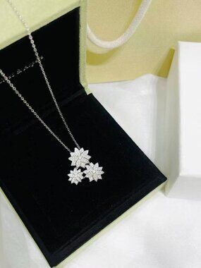 Van Cleef & Arpels necklace